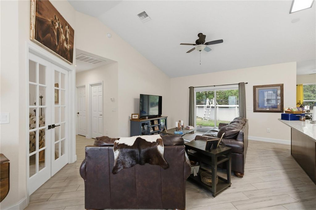 Image 5 of property listing at 3665 SE 140TH PLACE, Summerfield, FL 34491