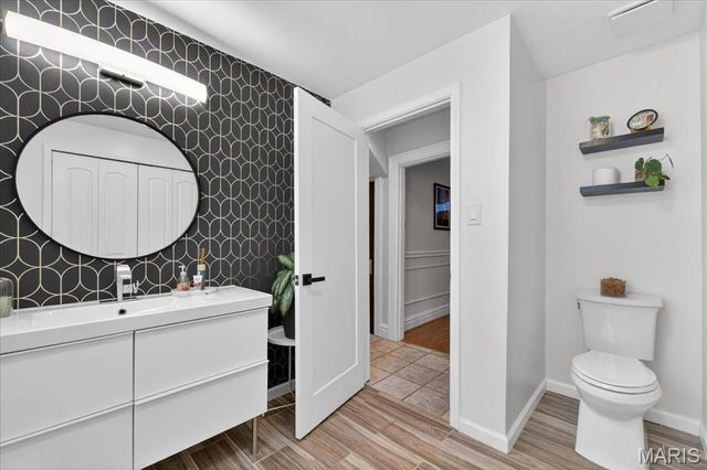 7323 Stanford Avenue, University City, MO 63130