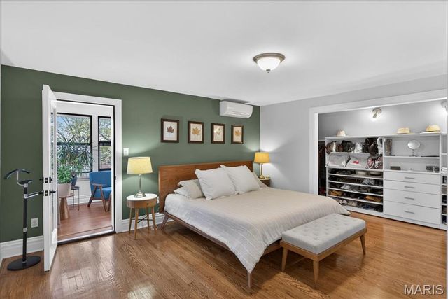 7323 Stanford Avenue, University City, MO 63130