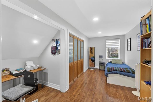 7323 Stanford Avenue, University City, MO 63130