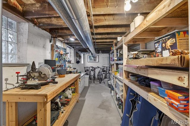 7323 Stanford Avenue, University City, MO 63130