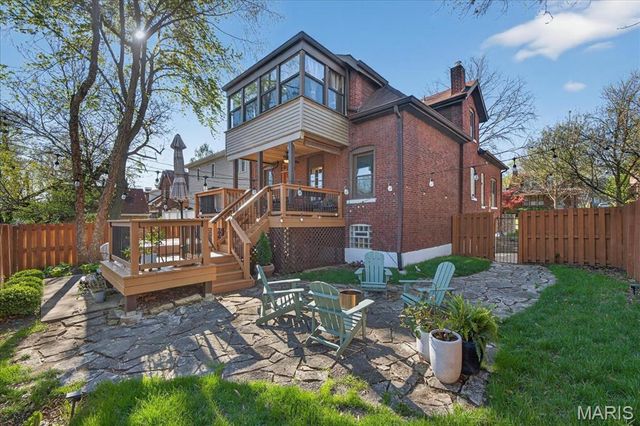 7323 Stanford Avenue, University City, MO 63130