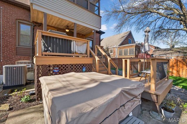 7323 Stanford Avenue, University City, MO 63130