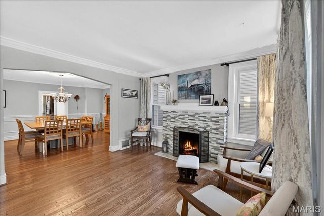 7323 Stanford Avenue, University City, MO 63130