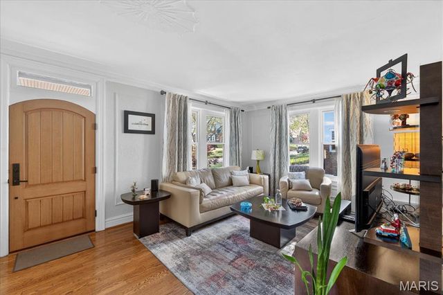 7323 Stanford Avenue, University City, MO 63130