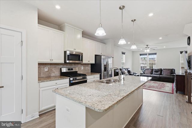 24594 LAUREL LAKE TER, Sterling, VA 20166