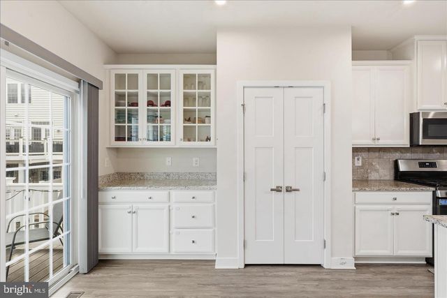 24594 LAUREL LAKE TER, Sterling, VA 20166