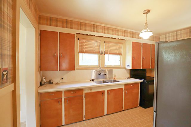502 Dougherty Place, Flint, MI 48504