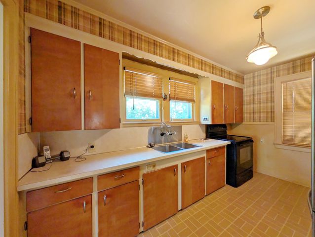 502 Dougherty Place, Flint, MI 48504