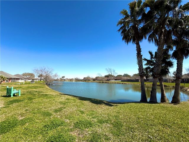 2303 Naples Dr, Ingleside, TX 78362