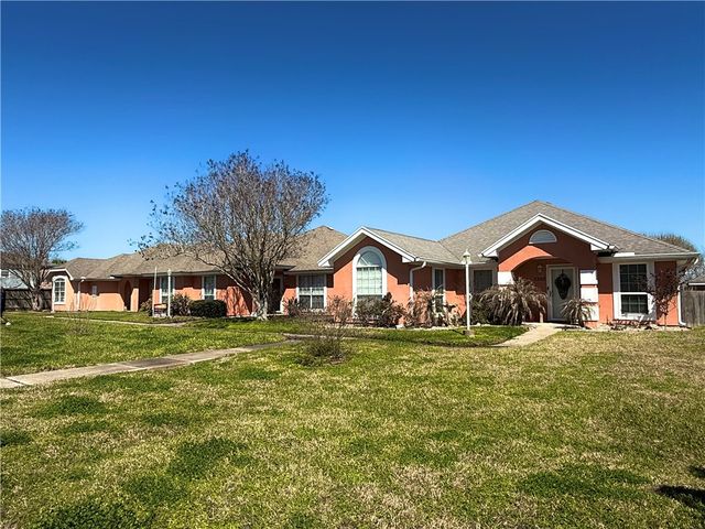 2303 Naples Dr, Ingleside, TX 78362