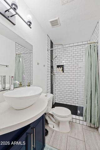 1101 E Ruth Avenue, Phoenix, AZ 85020