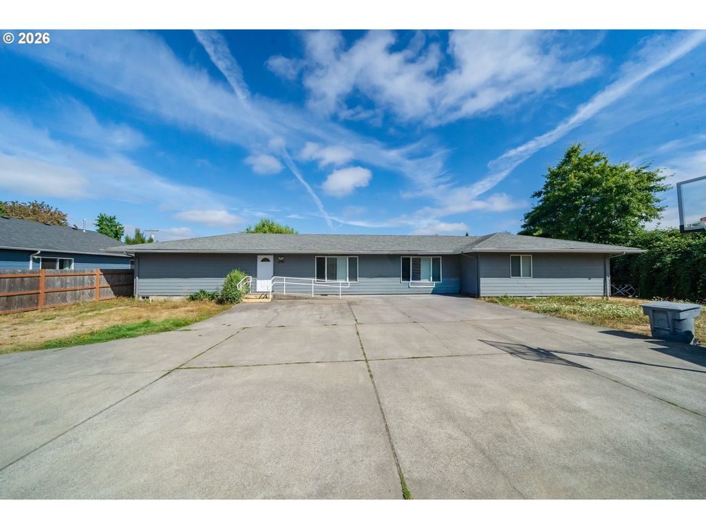 1400 CLAY St Ne, Salem, OR 97301