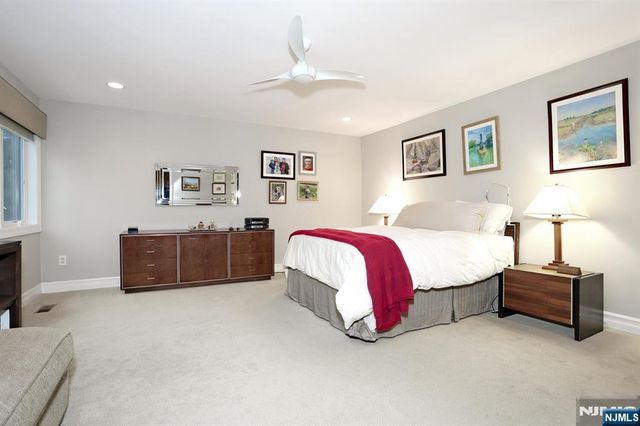 10 Romopock Court, Mahwah, NJ 07430