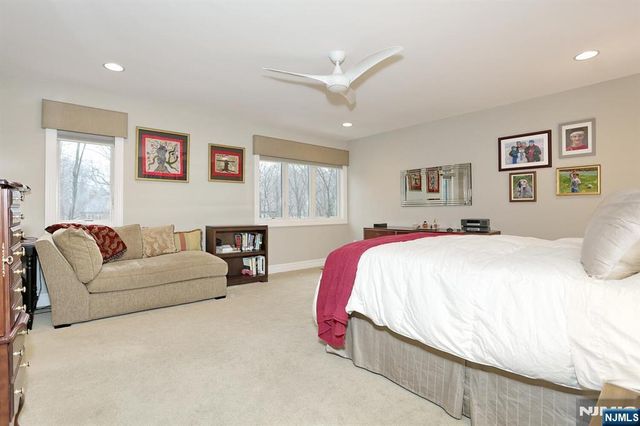 10 Romopock Court, Mahwah, NJ 07430