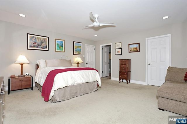 10 Romopock Court, Mahwah, NJ 07430