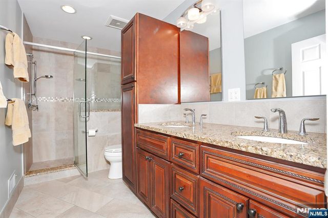 10 Romopock Court, Mahwah, NJ 07430