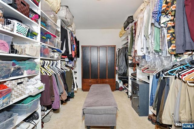 10 Romopock Court, Mahwah, NJ 07430