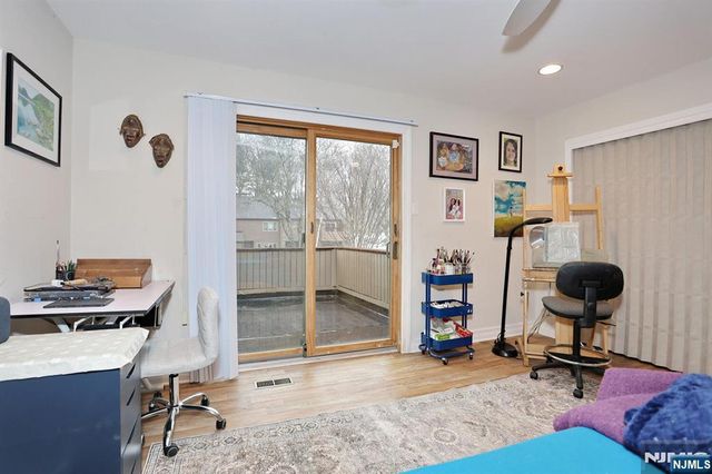 10 Romopock Court, Mahwah, NJ 07430