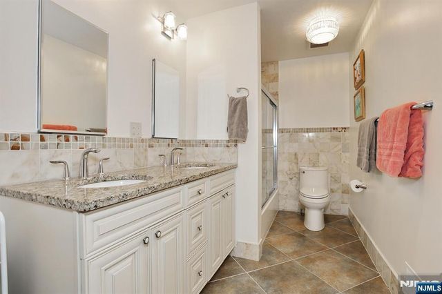 10 Romopock Court, Mahwah, NJ 07430