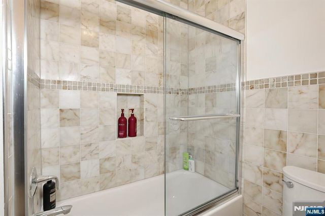 10 Romopock Court, Mahwah, NJ 07430