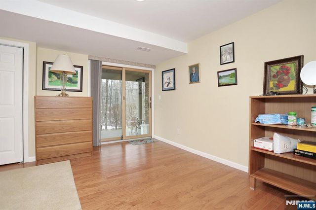 10 Romopock Court, Mahwah, NJ 07430