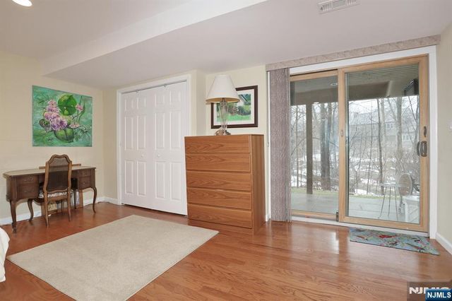 10 Romopock Court, Mahwah, NJ 07430