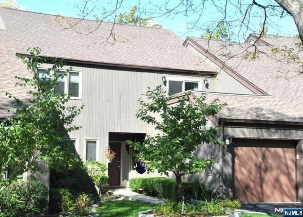 10 Romopock Court, Mahwah, NJ 07430