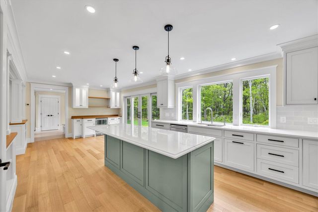 100 Spy Glass Hill Road, Cummaquid, MA 02630