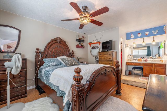 10107 Rocky Hollow Road, La Porte, TX 77571