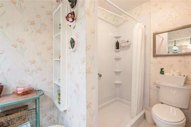 10107 Rocky Hollow Road, La Porte, TX 77571