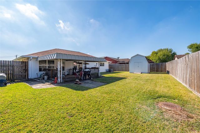 10107 Rocky Hollow Road, La Porte, TX 77571