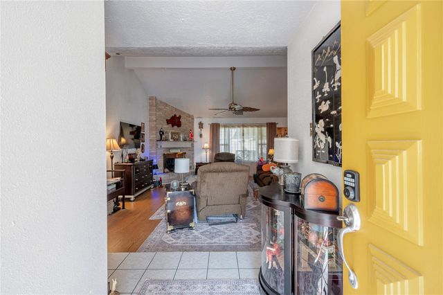 10107 Rocky Hollow Road, La Porte, TX 77571