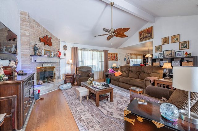 10107 Rocky Hollow Road, La Porte, TX 77571