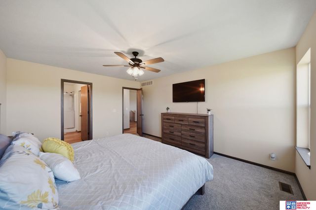 8901 Kinzie Street, Lincoln, NE 68507