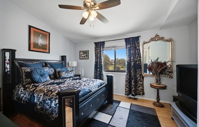 8037 Wildwood Lane, Darien, IL 60561