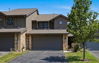8037 Wildwood Lane, Darien, IL 60561