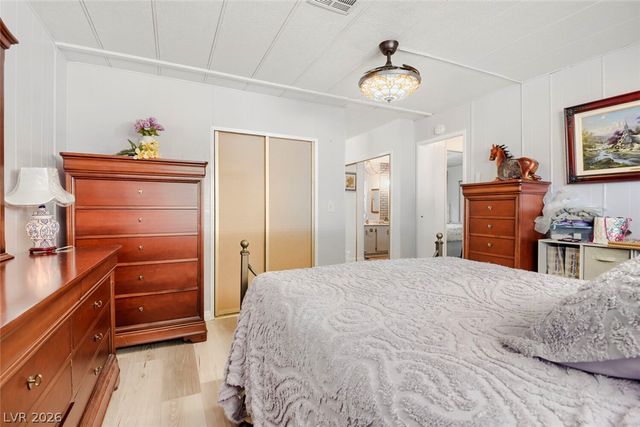 5107 Royal Avenue 235, Las Vegas, NV 89103
