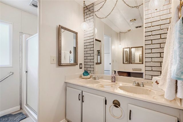 5107 Royal Avenue 235, Las Vegas, NV 89103