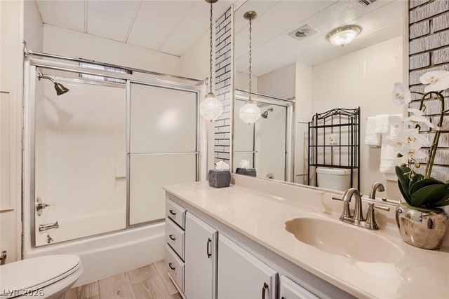 5107 Royal Avenue 235, Las Vegas, NV 89103