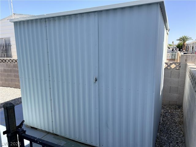 5107 Royal Avenue 235, Las Vegas, NV 89103