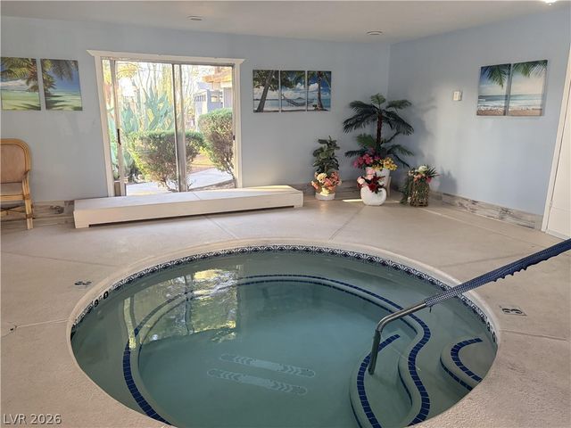 5107 Royal Avenue 235, Las Vegas, NV 89103