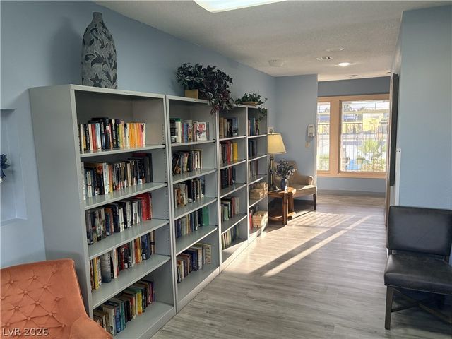 5107 Royal Avenue 235, Las Vegas, NV 89103
