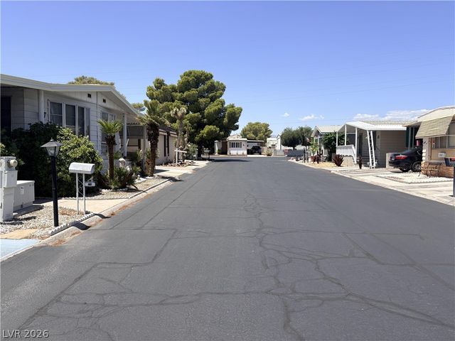 5107 Royal Avenue 235, Las Vegas, NV 89103