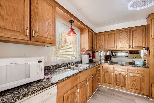 5107 Royal Avenue 235, Las Vegas, NV 89103