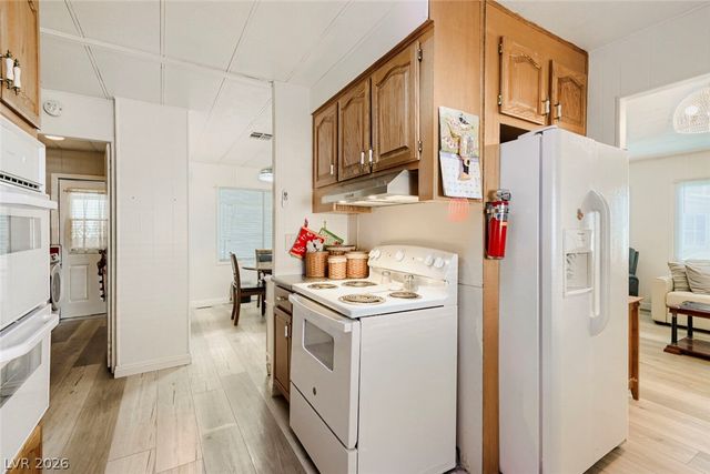 5107 Royal Avenue 235, Las Vegas, NV 89103