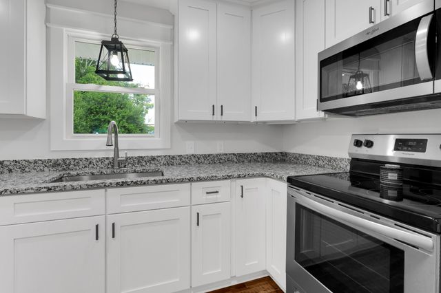 407 Dow Dr, Shelbyville, TN 37160
