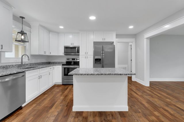 407 Dow Dr, Shelbyville, TN 37160
