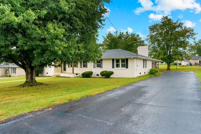 407 Dow Dr, Shelbyville, TN 37160