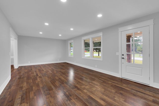 407 Dow Dr, Shelbyville, TN 37160